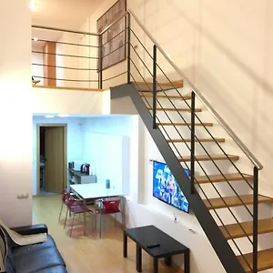 apartamento-barcelona-llivia.catalonia-hotels.com/